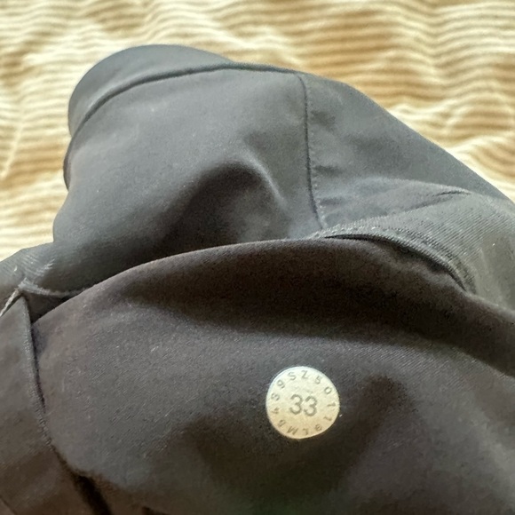 LULULEMON SLIM FIT COMMISSION PANT SIZE 33 LENGTH 28 - Picture 5 of 6